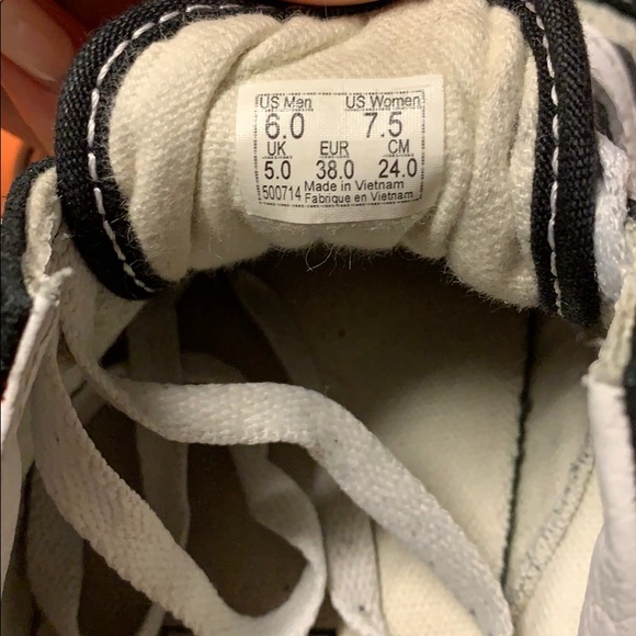 Vans - Picture 6 of 10